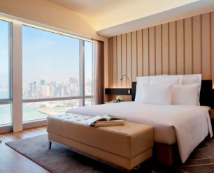 Renaissance Harbour View Hotel