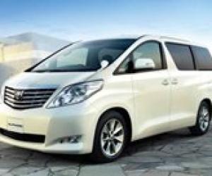 Микроавтобус Toyota Alphard