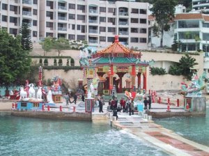 Храм Тин Хау на пляже Repulse Bay