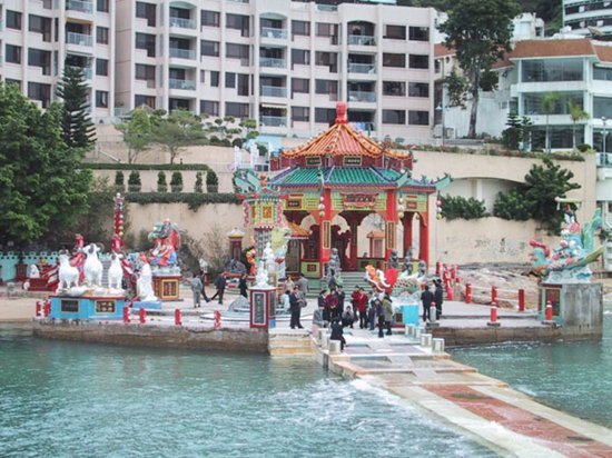 Храм Тин Хау на пляже Repulse Bay